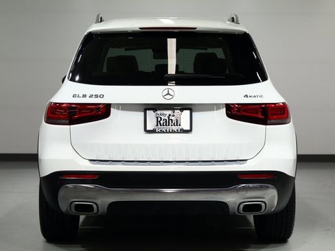 Used 2021 Mercedes-Benz GLB 250 4MATIC image 12