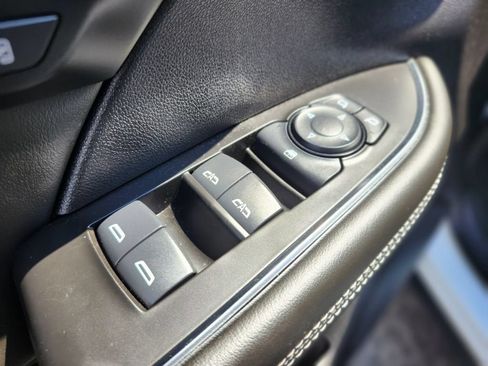 Used 2023 Buick Envision Essence w/ Sport Touring Package AWD/4WD image 15