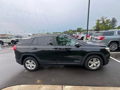 Used 2021 GMC Terrain SLE FWD image 4