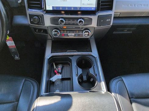 Certified 2022 Ford F250 Lariat w/ Black Appearance Package image 20