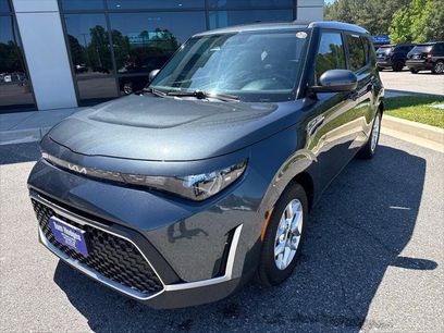 Used 2025 Kia Soul LX w/ LX Technology Package