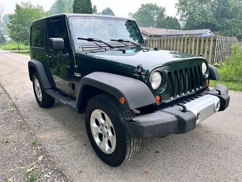 Used 2011 Jeep Wrangler Sahara w/ Dual Top Group AWD/4WD image 6