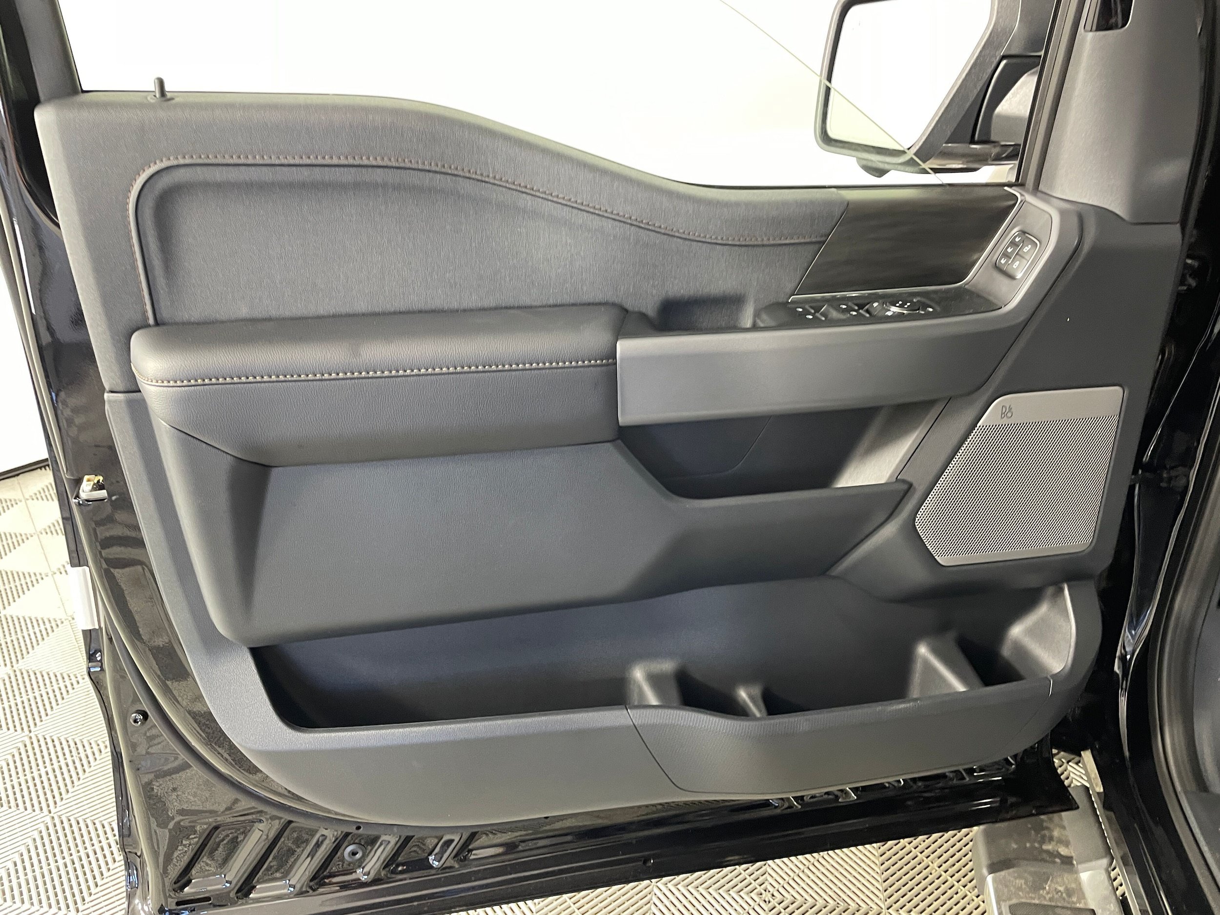 New 2026 Ford F150 Lariat w/ Equipment Group 501A Mid AWD/4WD image 9