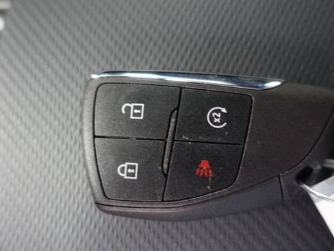 Used 2025 Chevrolet Equinox LT FWD image 16