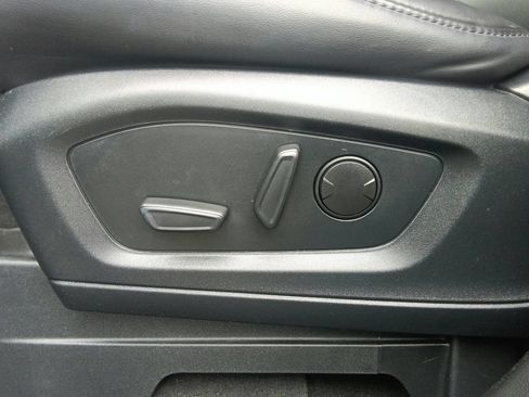 Used 2023 Ford Explorer XLT w/ Equipment Group 202A RWD image 35