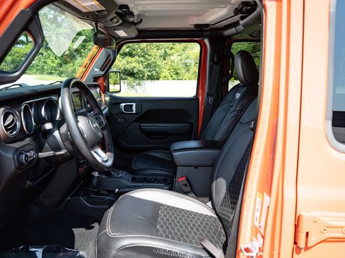 Used 2019 Jeep Wrangler Unlimited Rubicon w/ Steel Bumper Group AWD/4WD image 14