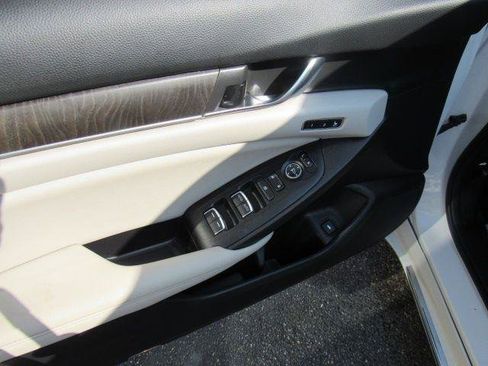 Used 2021 Honda Accord EX-L image 9