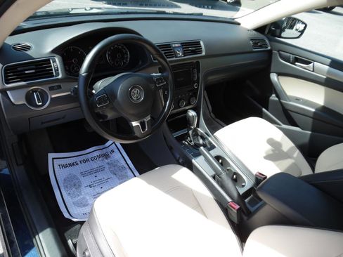 Used 2015 Volkswagen Passat TDI SE FWD image 12
