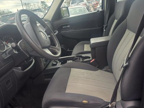 Used 2010 Jeep Liberty 4WD Sport image 37