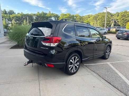 Used 2022 Subaru Forester Limited AWD/4WD image 2