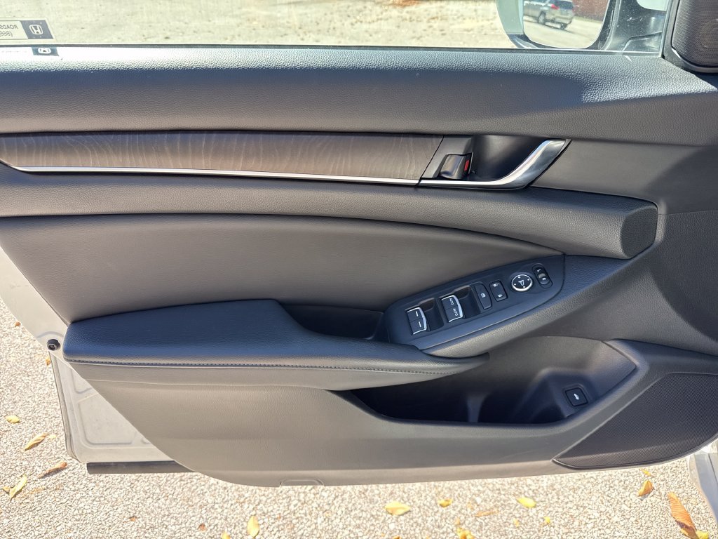 Used 2018 Honda Accord EX image 13