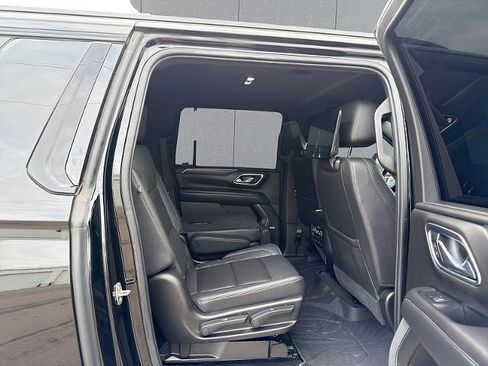 Used 2021 Chevrolet Suburban Z71 w/ Z71 Off-Road Package image 17