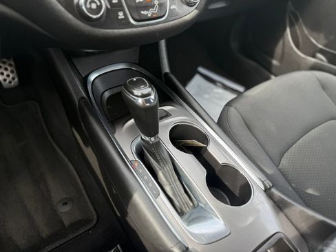 Used 2017 Chevrolet Malibu LT FWD image 24