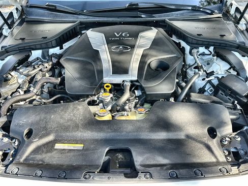 Used 2018 INFINITI Q50 Luxe w/ Essential Package (3.0T Luxe) image 9