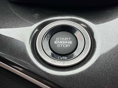 Used 2022 Jeep Grand Cherokee Altitude image 16