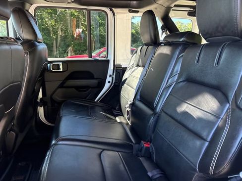 Used 2021 Jeep Wrangler Unlimited Sahara w/ Cold Weather Group AWD/4WD image 17