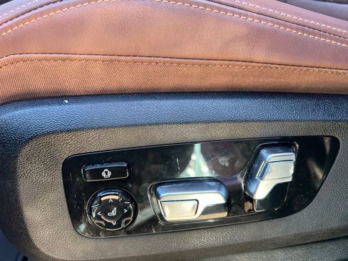 Used 2024 BMW X7 xDrive40i w/ Executive Package AWD/4WD image 21