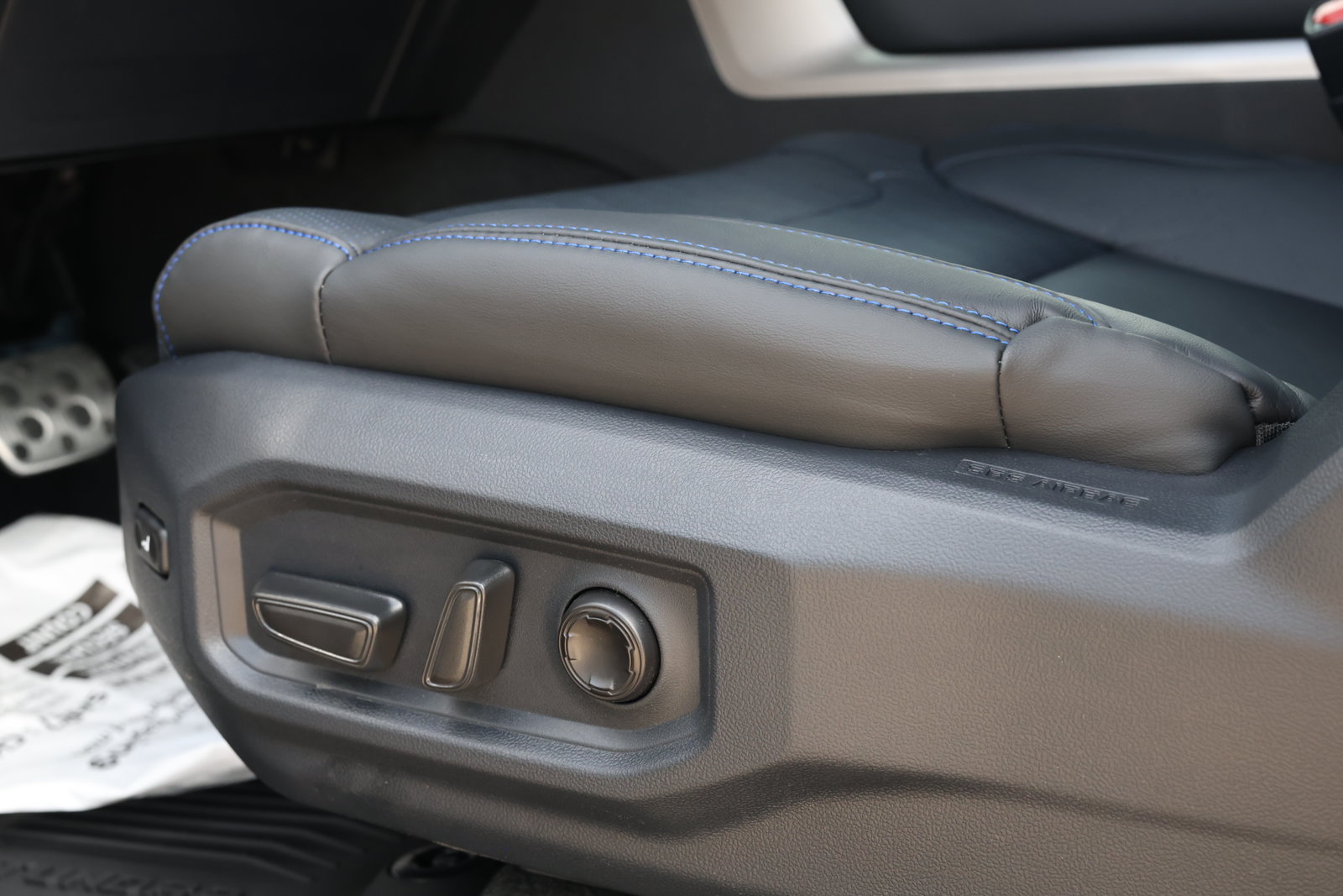 New 2026 Toyota Tundra Limited AWD/4WD image 32