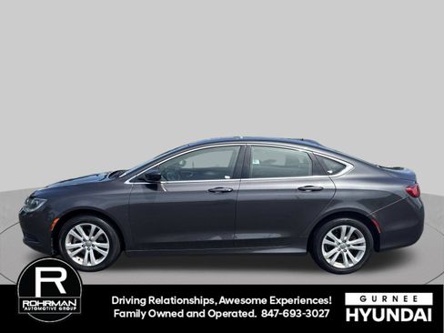 Used 2017 Chrysler 200 LX FWD image 5