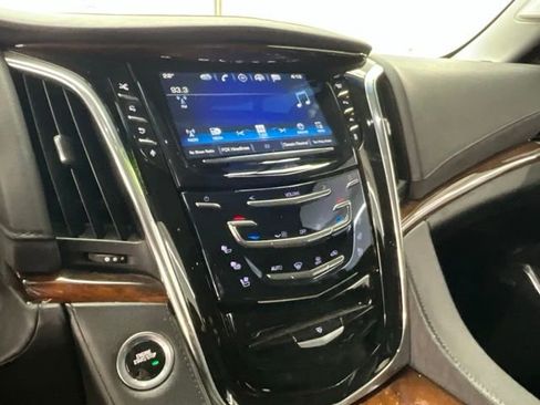 Used 2016 Cadillac Escalade Premium image 10
