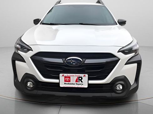 Used 2024 Subaru Outback Premium image 1