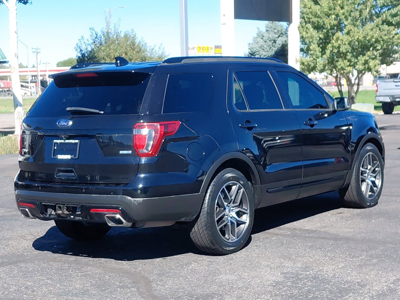 Used 2016 Ford Explorer Sport w/ Equipment Group 401A AWD/4WD image 3