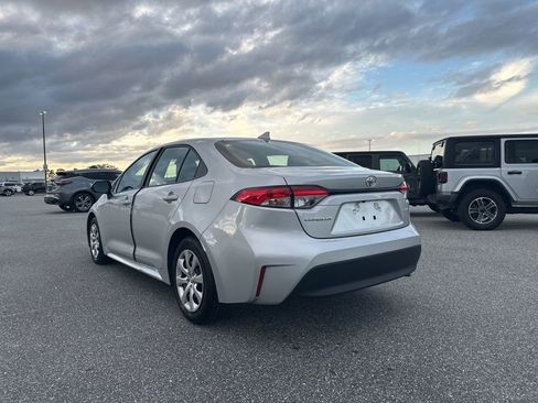 Used 2025 Toyota Corolla LE image 8
