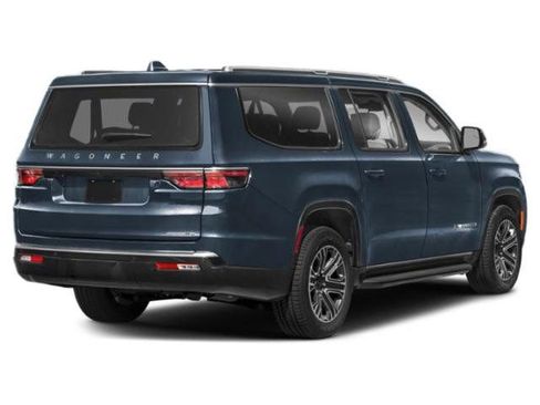 Used 2025 Jeep Wagoneer L Series II AWD/4WD image 5