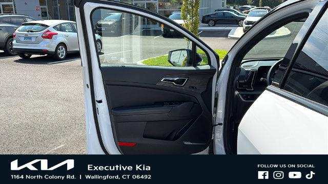 Certified 2024 Kia Sportage X-Pro AWD/4WD image 8