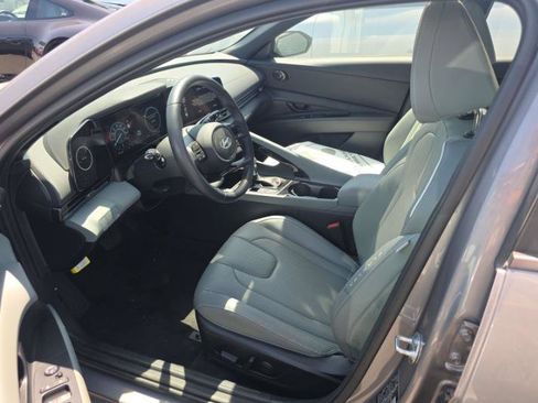 Used 2024 Hyundai Elantra Limited FWD image 3