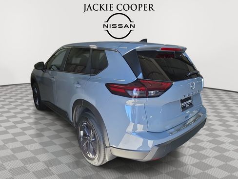 New 2026 Nissan Rogue SV image 7