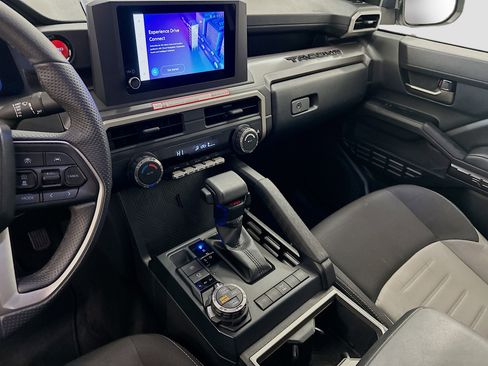 Used 2025 Toyota Tacoma TRD Off-Road image 26