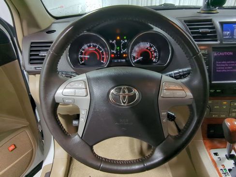Used 2010 Toyota Highlander Limited image 36