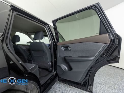 Used 2022 Nissan Rogue SV AWD/4WD image 33