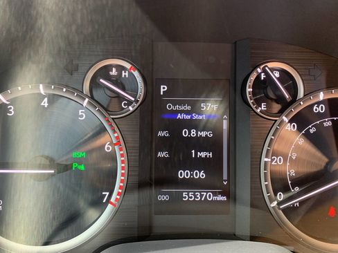 Used 2022 Lexus GX 460 Premium w/ Accessory Package image 8