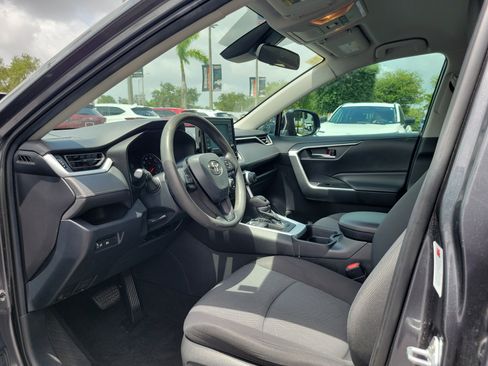Used 2020 Toyota RAV4 XLE FWD image 20