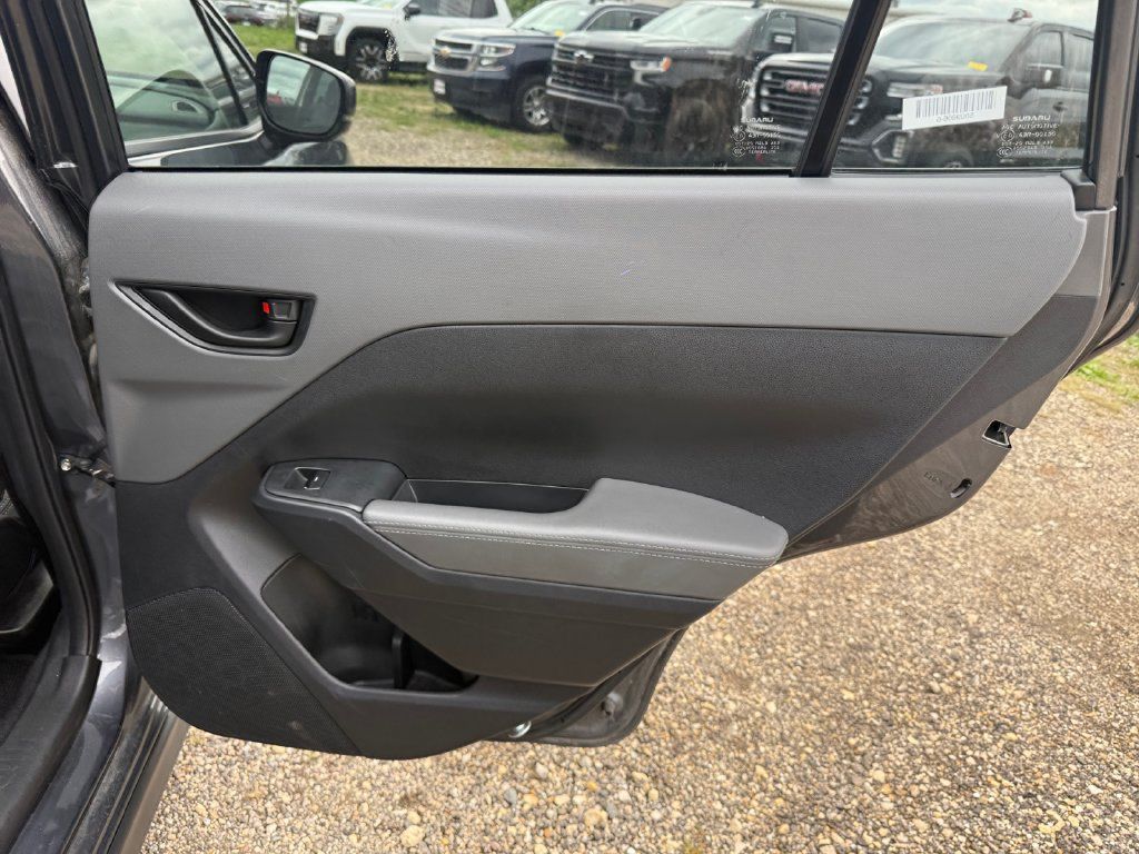 Used 2025 Subaru Crosstrek 2.5i Premium AWD/4WD image 36