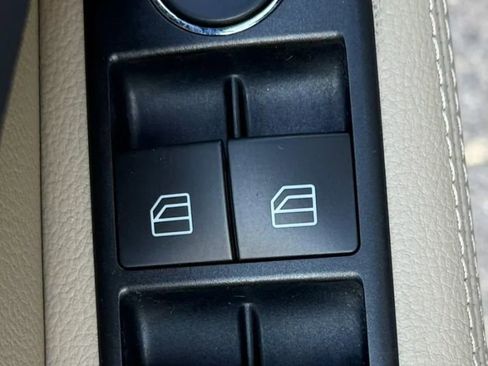 Used 2011 Mercedes-Benz E 350 4MATIC Wagon image 25