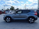 Used 2019 Volvo XC40 T5 Momentum image 2