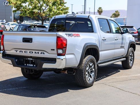 Used 2019 Toyota Tacoma TRD Off-Road AWD/4WD image 23