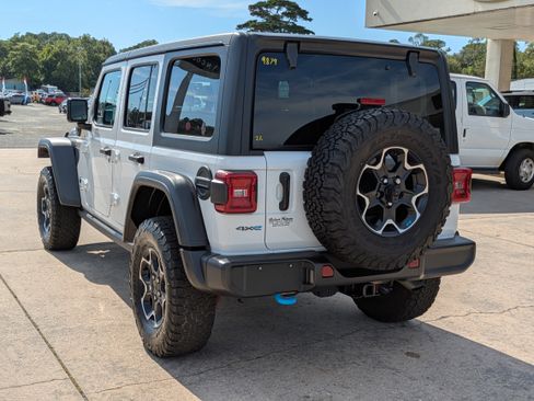 Used 2022 Jeep Wrangler Unlimited Rubicon 4xe w/ Cold Weather Group image 8