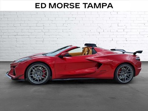 Used 2025 Chevrolet Corvette Z06 w/ Stealth Interior Trim Package RWD image 2
