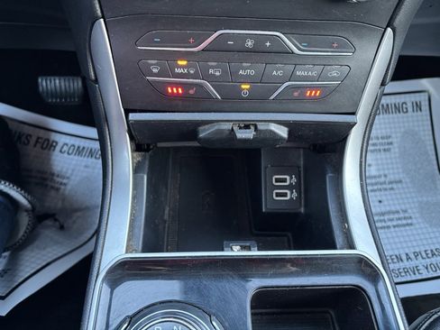 Used 2019 Ford Edge SEL w/ Equipment Group 201A image 18