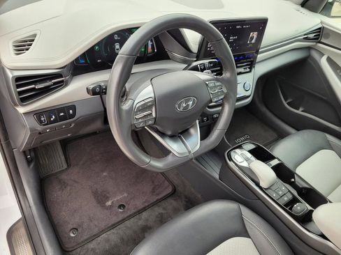 Used 2020 Hyundai Ioniq Limited image 22