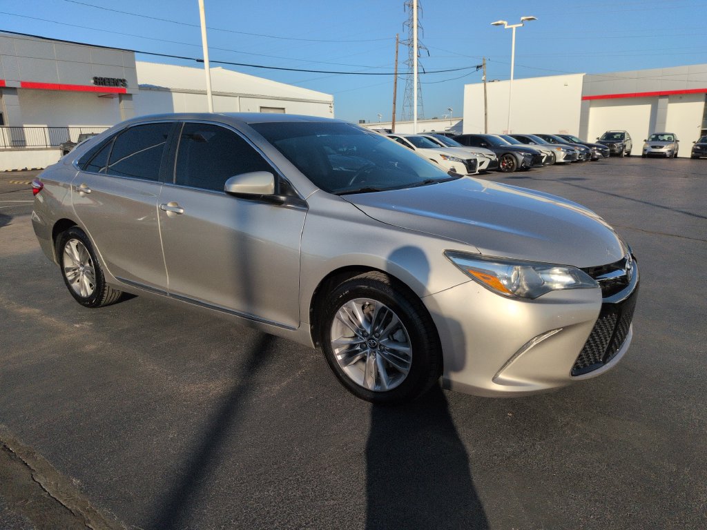 Used 2017 Toyota Camry SE FWD image 7