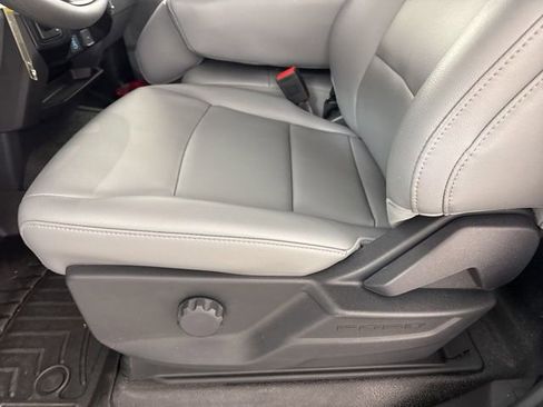 New 2025 Ford F550 4x4 Regular Cab Super Duty image 12