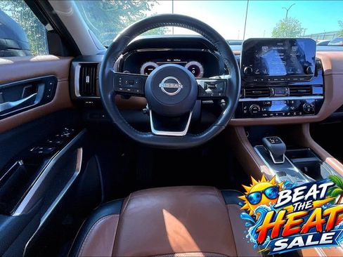 Used 2023 Nissan Pathfinder Platinum FWD image 6