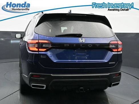 Used 2023 Honda Pilot Touring image 8