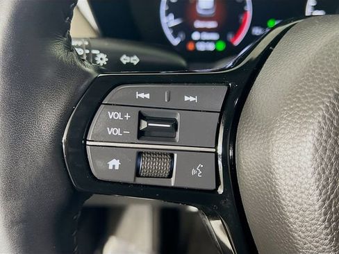 Used 2025 Honda HR-V EX-L image 17
