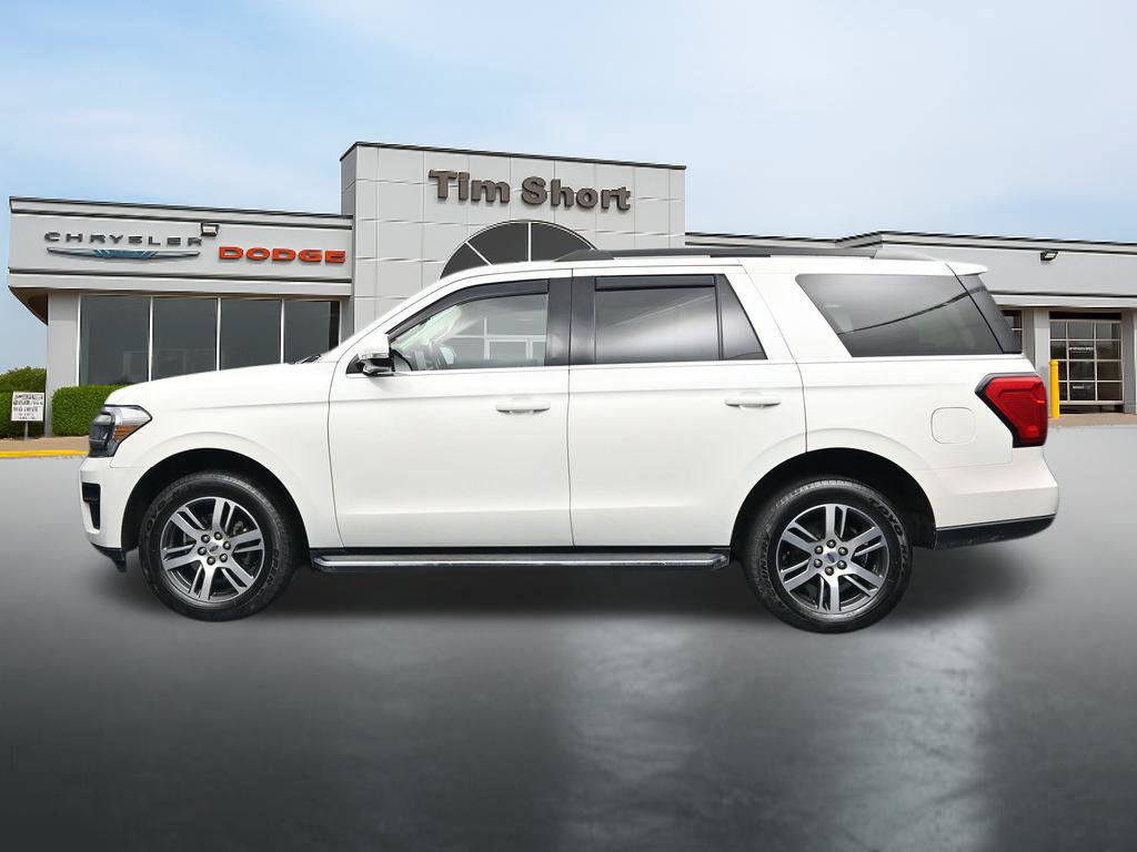 Used 2023 Ford Expedition XLT AWD/4WD image 2